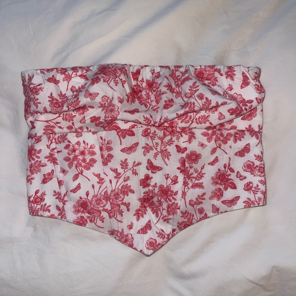 Princess Polly Strapless Crop Top in rose print size 6
